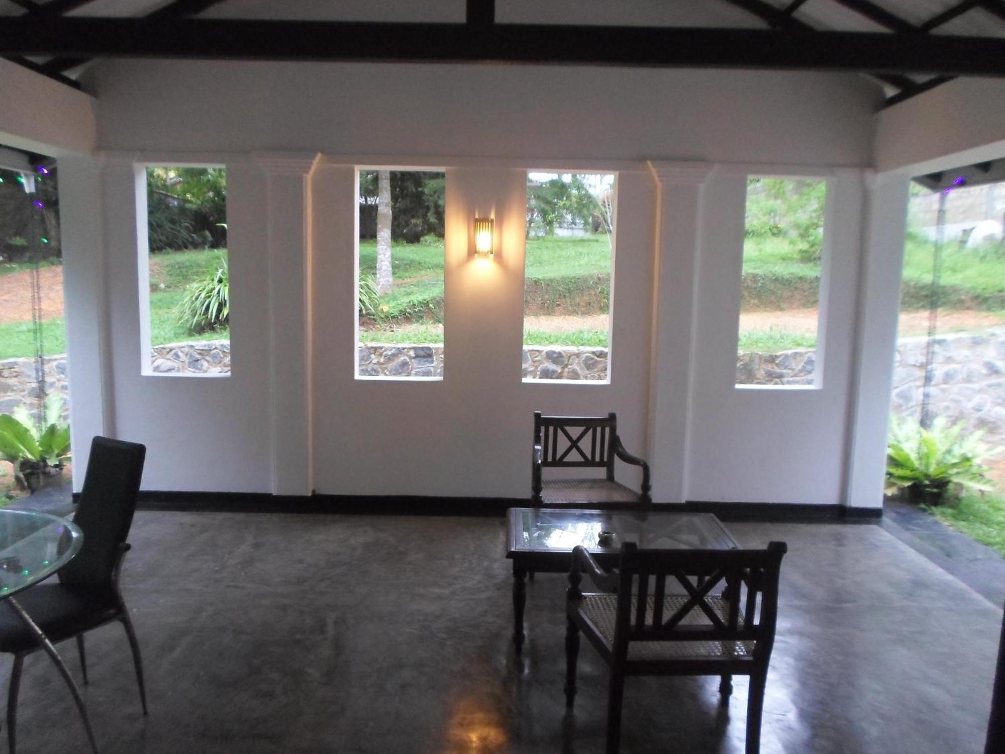 Chitra Ayurveda Hotel Bentota Værelse billede