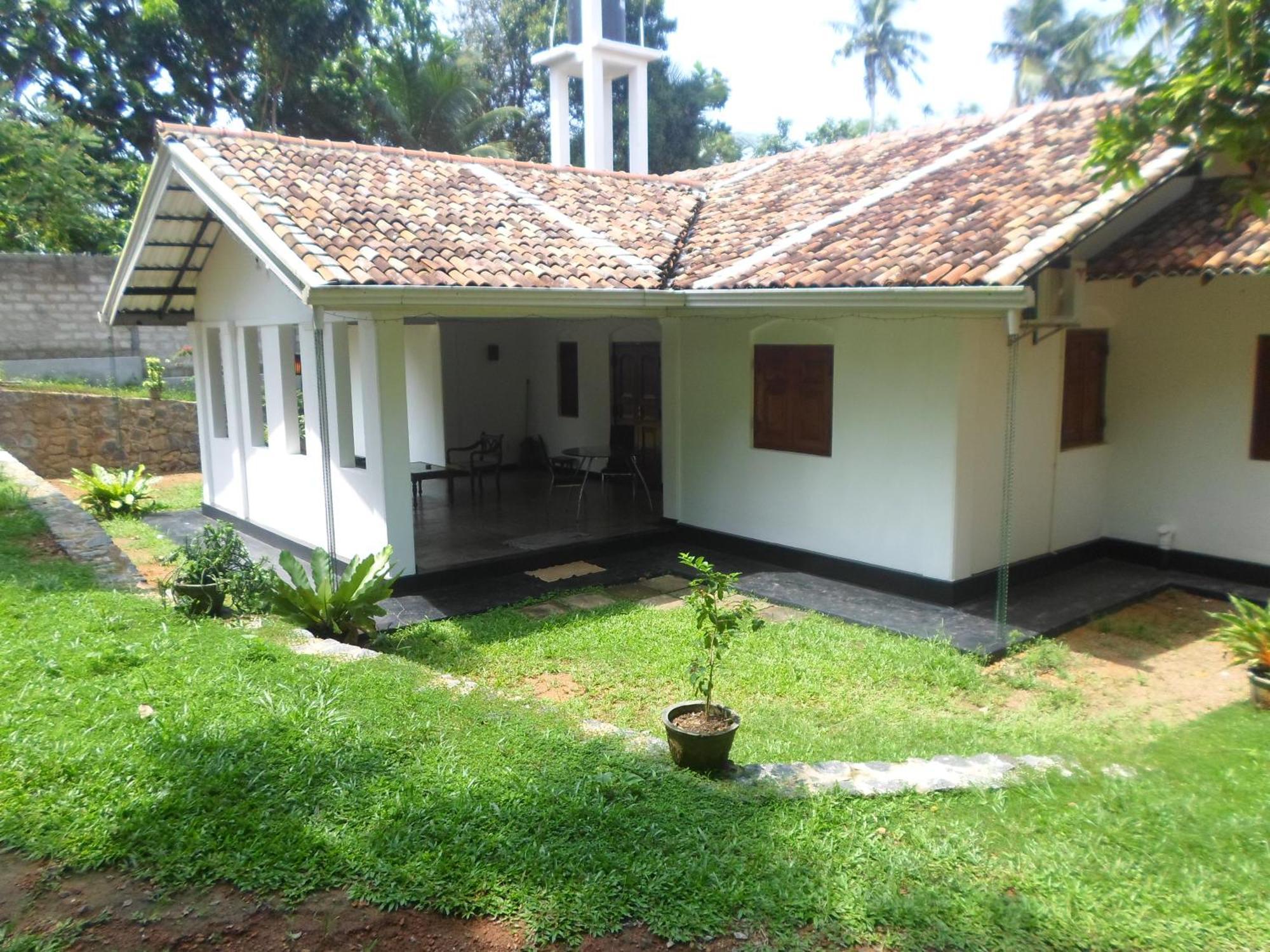 Chitra Ayurveda Hotel Bentota Værelse billede